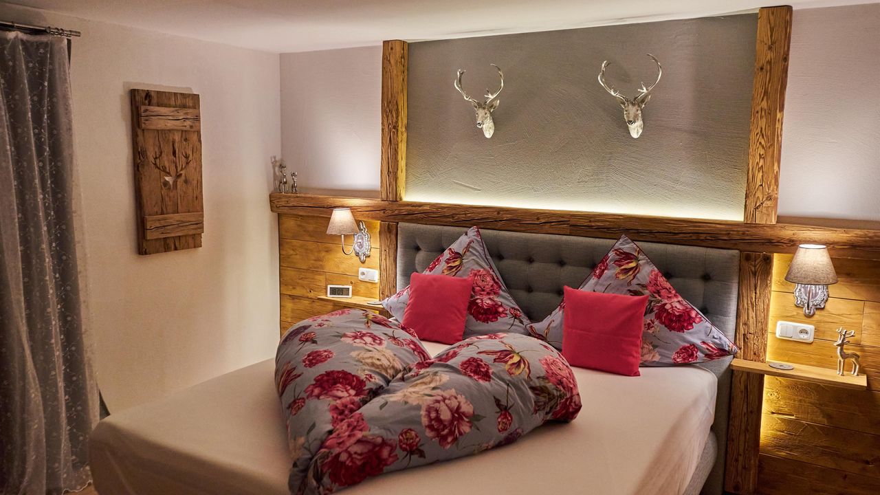 Hirsch Schlafzimmer 1 Hirsch Schlafzimmer 1